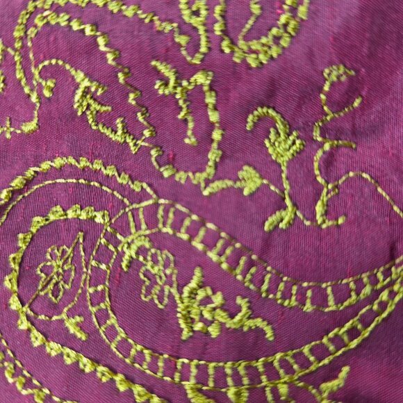 Set Of 4 stockings red Gold embroidered Christmas Velvet Cuffs Paisley Design - Picture 4 of 11